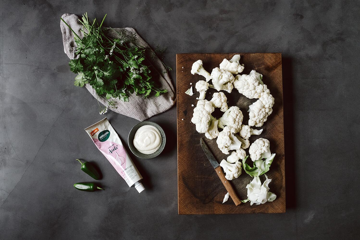 Zutaten für gebackenen Blumenkohl mit Kräuter-Aioli